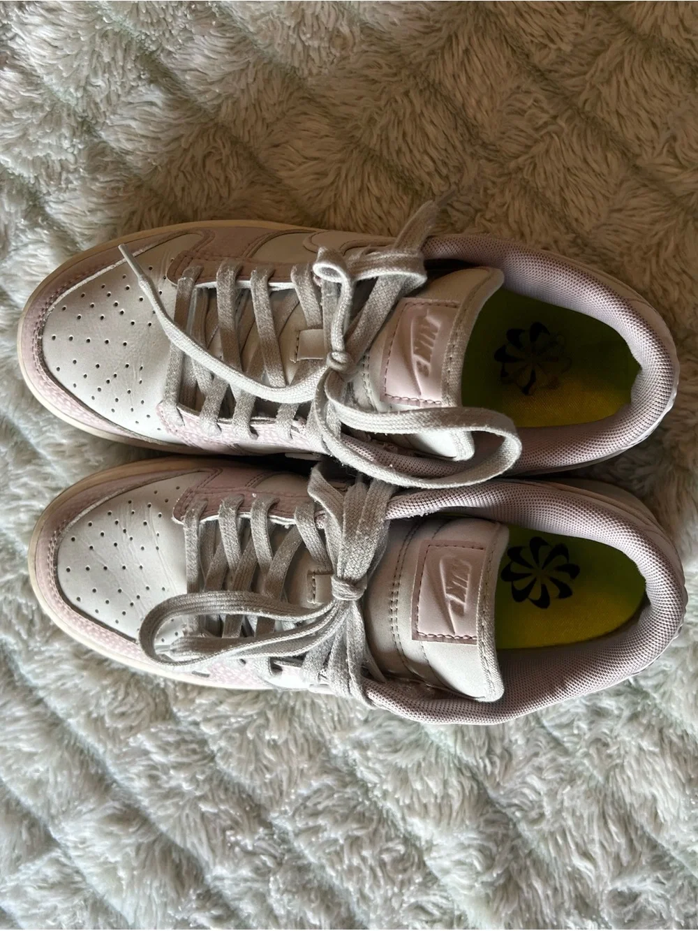 Nike Low Top Sneakers - Pastel Lavender Pink & White